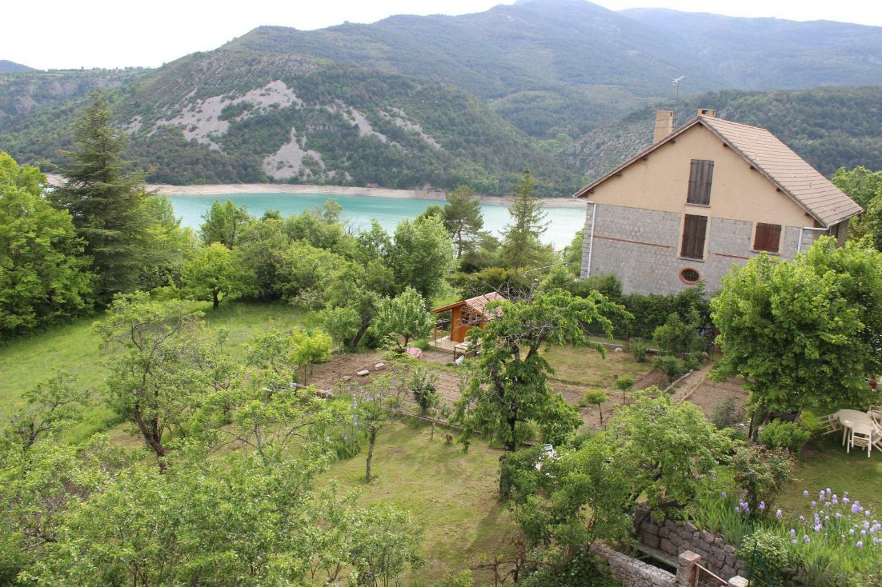 Location Vacances 5 Place Des Moulieres Saint-Julien-du-Verdon Exterior foto